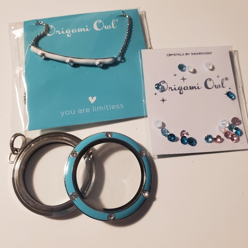 Locket and bracelet set